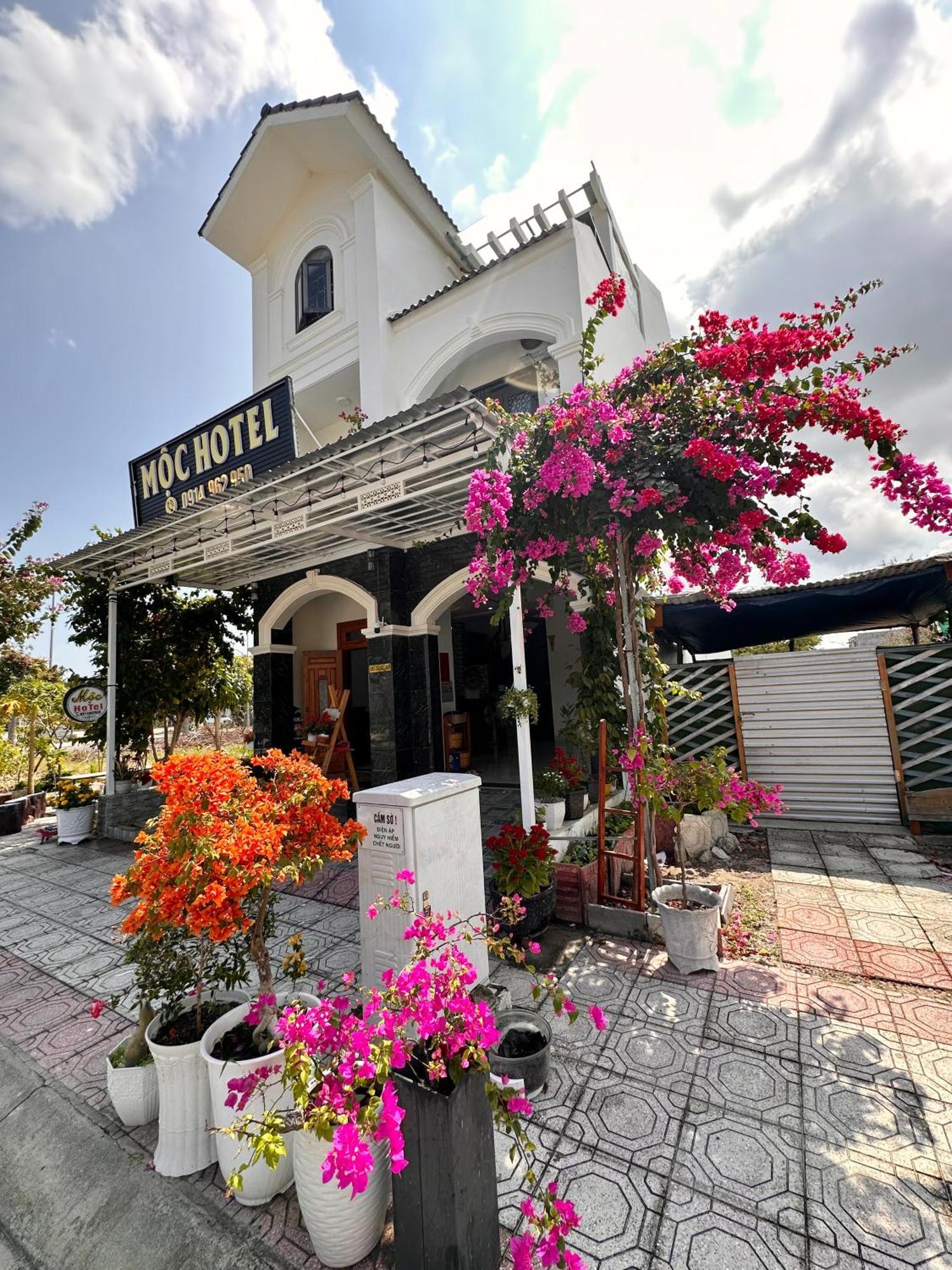 Moc Homestay- Near Bai Dai Beach Cam Lam Exterior photo